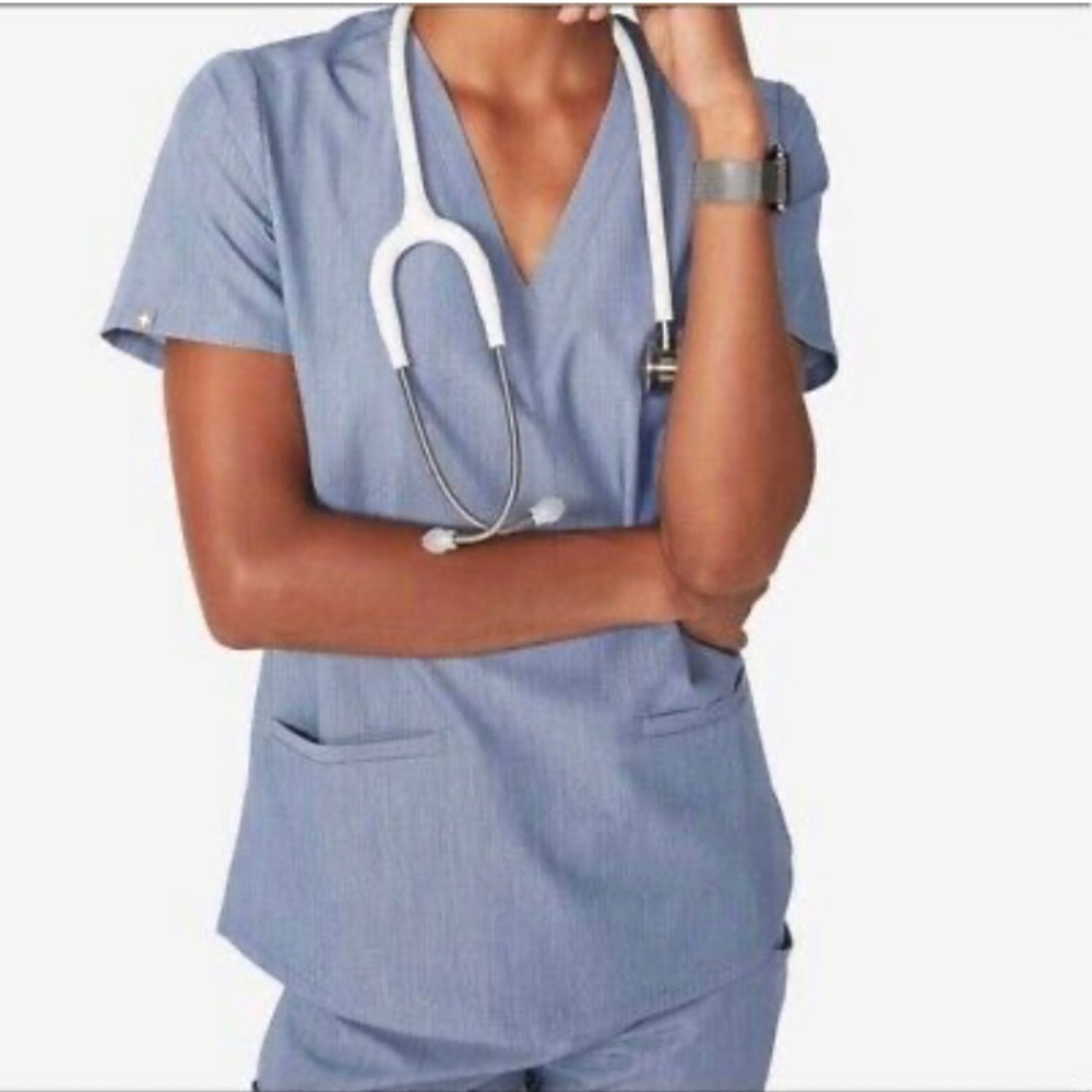 Figs Casma Three-Pocket Scrub Top